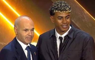 中超赛报：广州队主场击败武汉三镇,