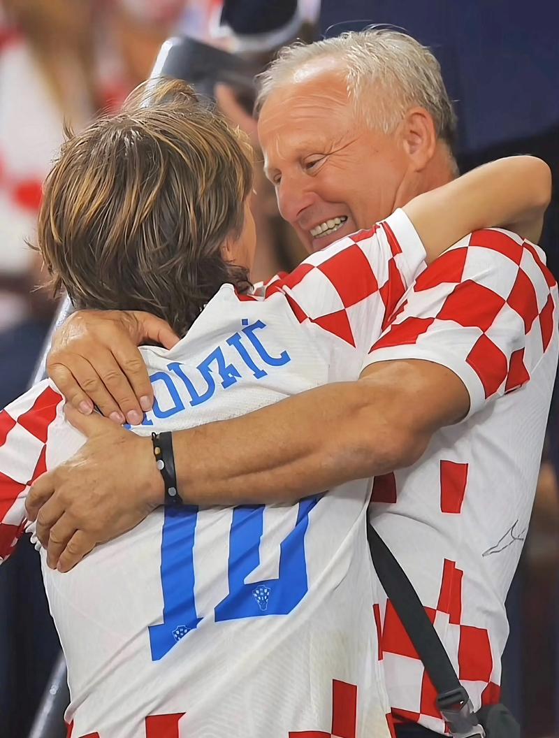 黄雨婷被浙江大学录取！爸爸在家代为签收，学业和射击两不耽误